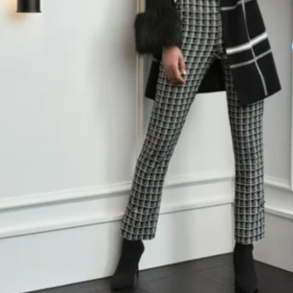 🎁🎁Vanilla and Black Dress Pants🎁🎁🤶 - Picture 8 of 10